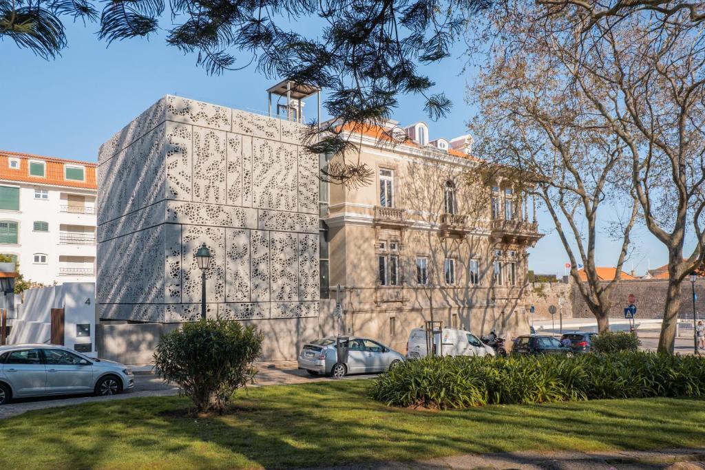 O edifício em que o hotel se localiza