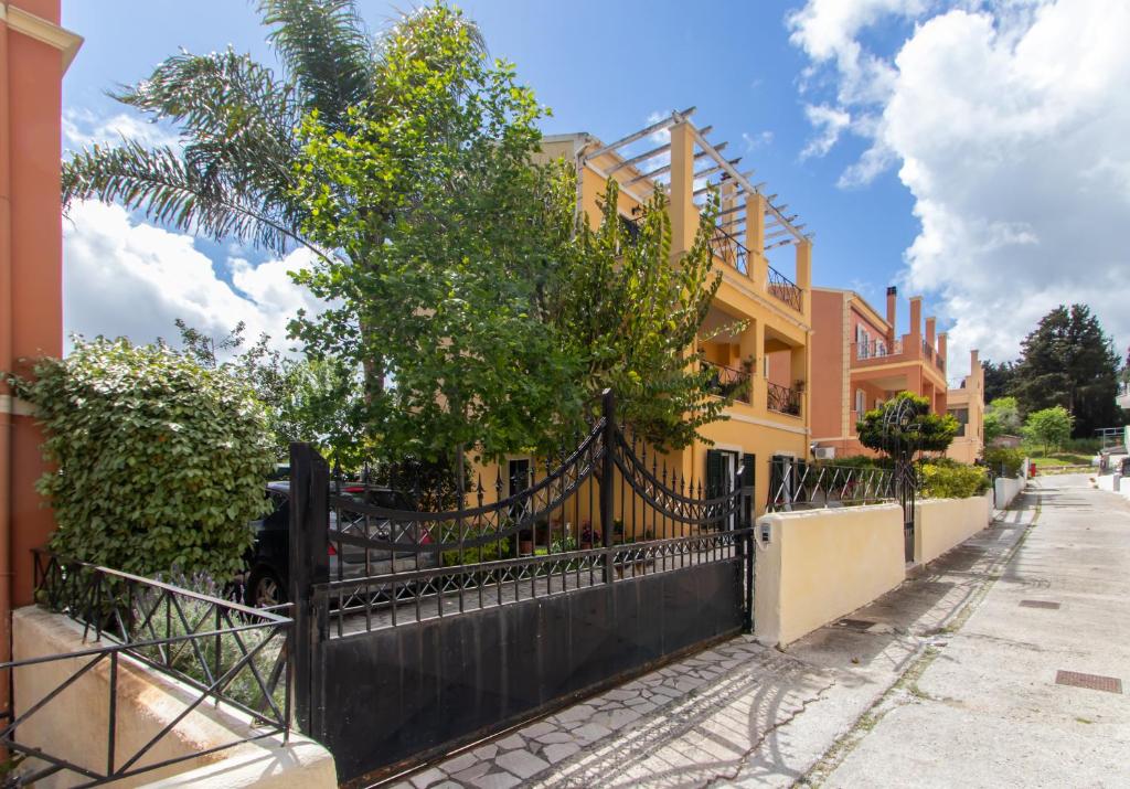 SOPHIE'S GARDEN APARTMENT, Corfu Town (updated prices 2024)