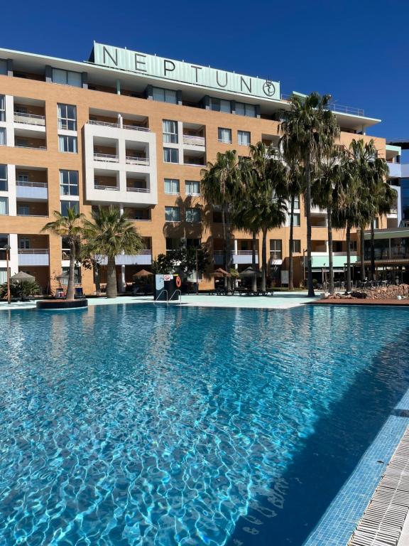Basen w obiekcie Hotel Neptuno by ON Hotels Group lub w pobliżu