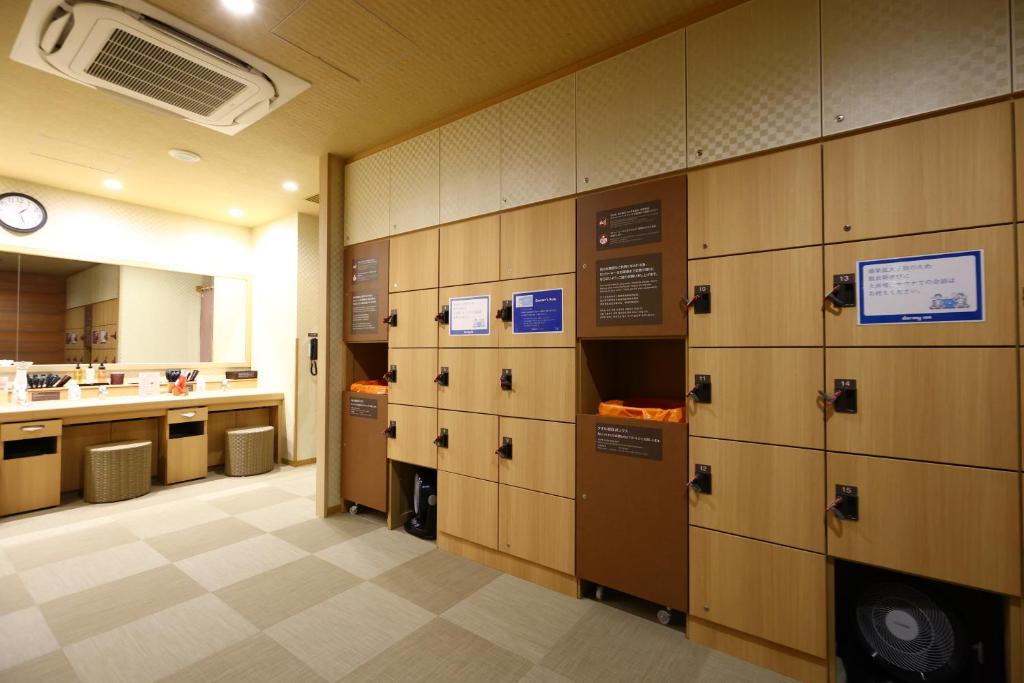 Kuchyň nebo kuchyňský kout v ubytování Dormy Inn Express Fujisan Gotemba