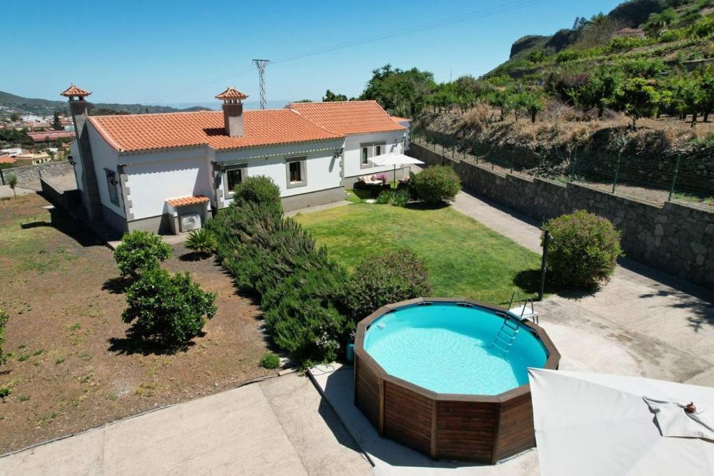 The swimming pool at or close to Casa Lucas