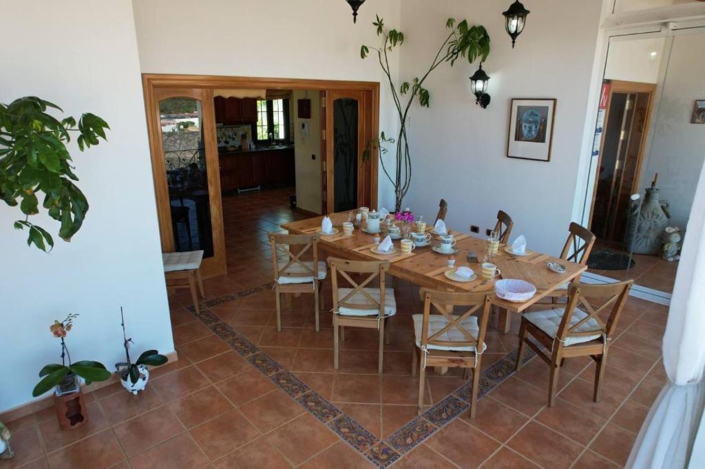 A restaurant or other place to eat at Casa Lucas
