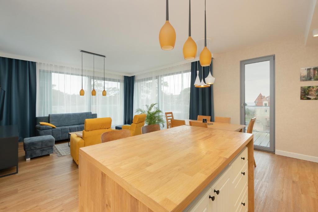 Część wypoczynkowa w obiekcie Sea&Sky View Apartment Par La Mer