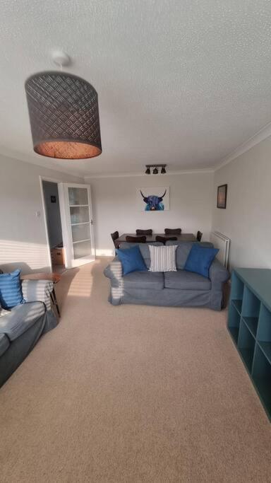 Posezení v ubytování Spacious self contained flat in superb location