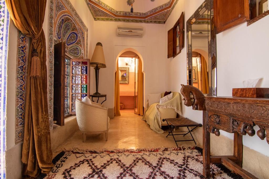Posezení v ubytování Riad Dar Oulhoum