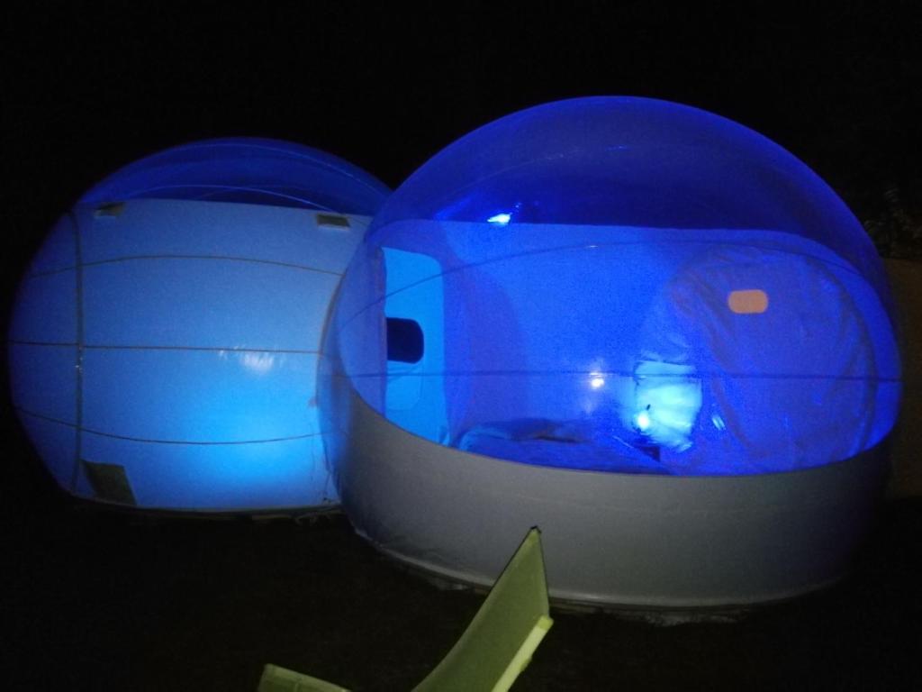 Zdjęcie z galerii obiektu Hébergement insolite, bulle sous les étoiles w mieście Louviers