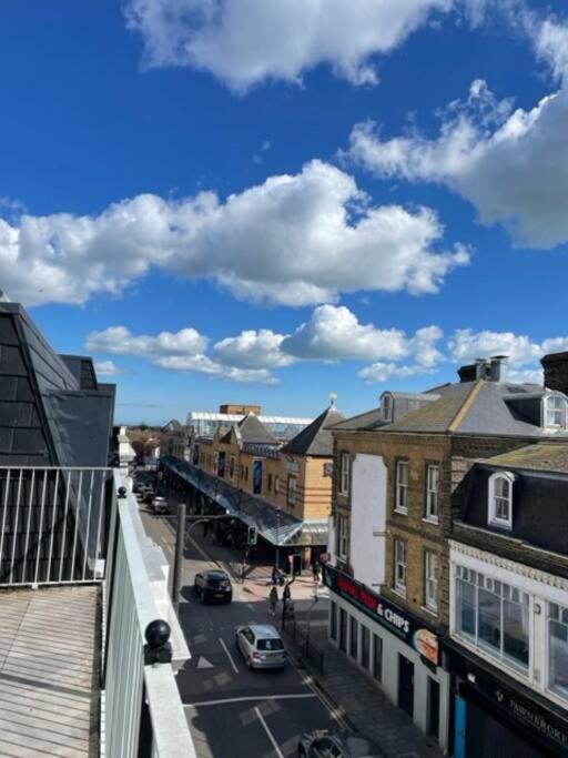 Brand New Modern 1Bedroom Flat, SouthendonSea (updated prices 2024)