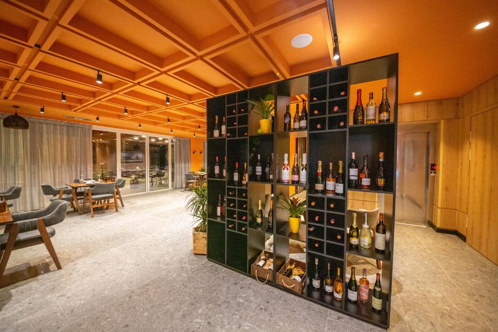 Nápoje v ubytování Azure Inn Hotel