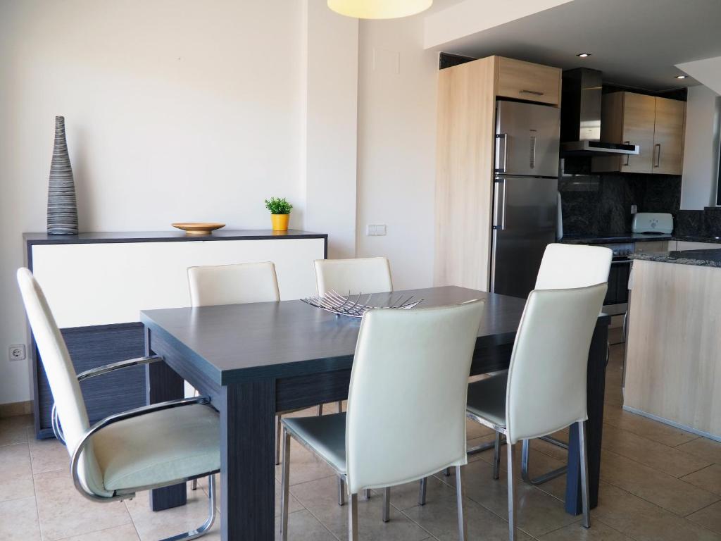 Kuchyňa alebo kuchynka v ubytovaní Apartamento Univers