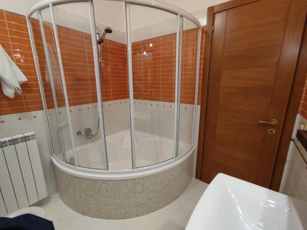 A bathroom at Il Giardino delle Zagare