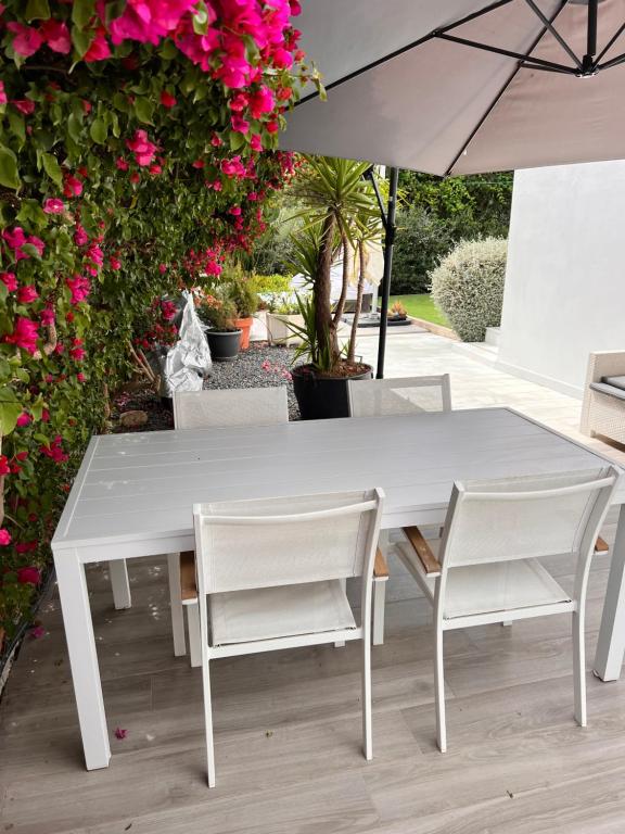 Patio alebo iná vonkajšia časť ubytovania Little Paradise close to La Sala in Puerto Banus / quiet