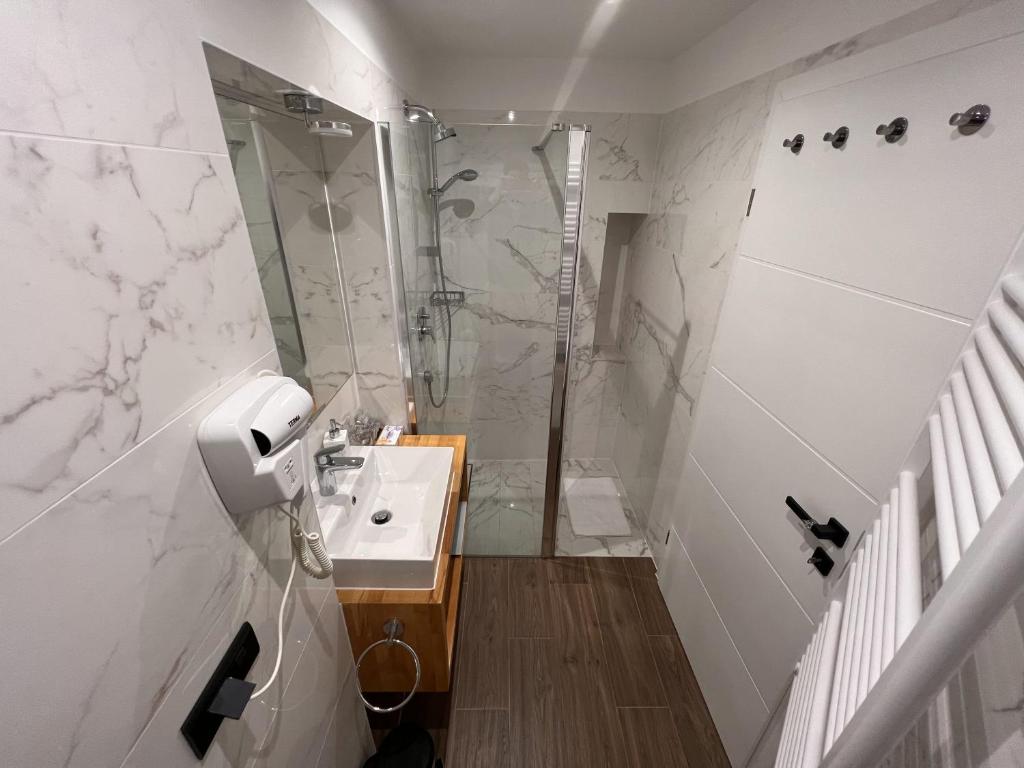 On the Square Suites - 12