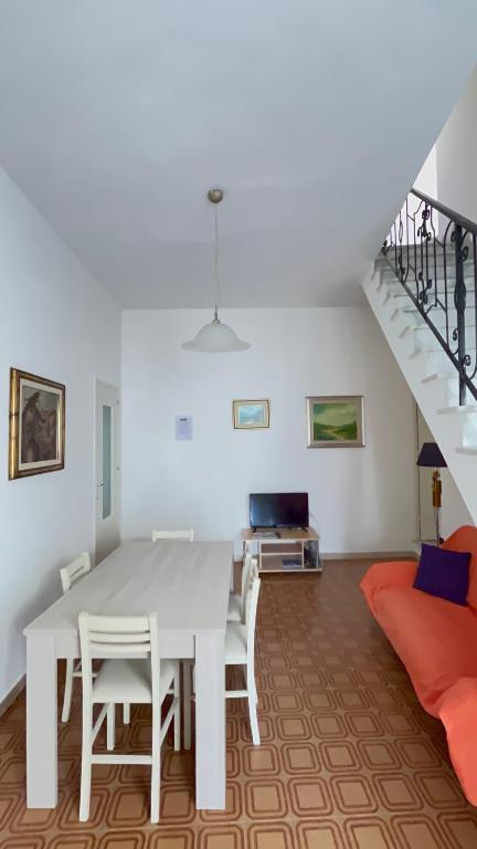 Casa Rosina a Sant'Antioco - Spazioso appartamento centrale