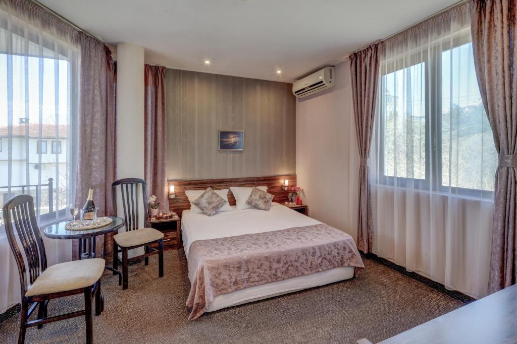 Ellinis Hotel - Habitación Doble Con Balcón