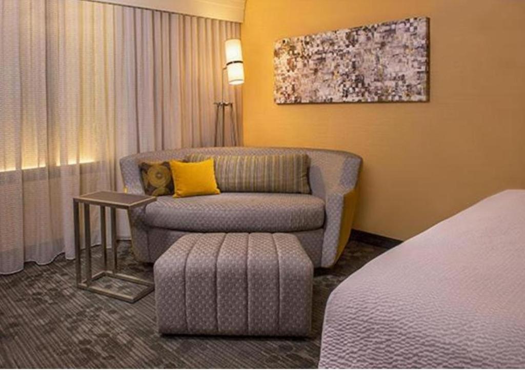 Courtyard Salt Lake City Layton - Habitación King Con Sofá Cama
