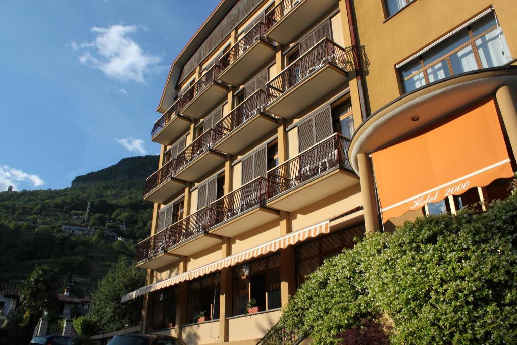 Nespecifikovaný výhled na hory nebo výhled na hory při pohledu z hotelu