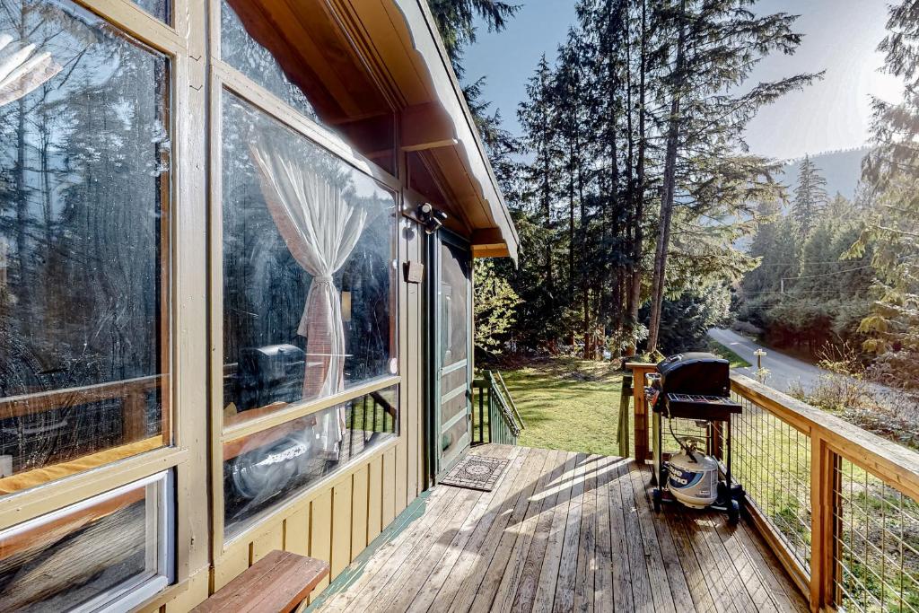 Fotografie z fotogalerie ubytování Cozy Cedar Cabin v destinaci Sedro-Woolley