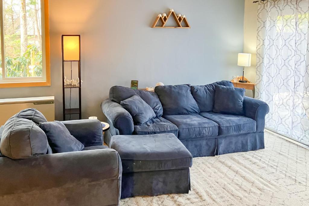 Khu vực ghế ngồi tại White Mountains Waterville Retreat