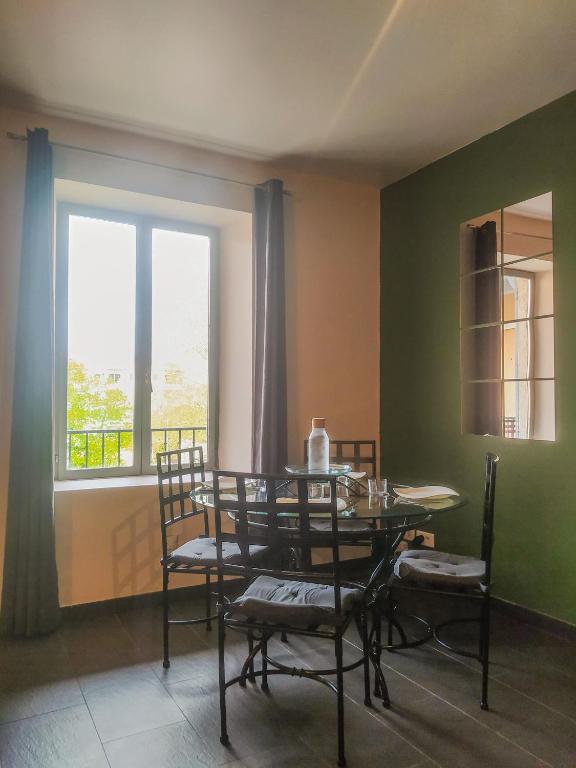 Fotografie z fotogalerie ubytování Spacieux Appartement au Calme 15min sud de Lyon proche Métro et Gare Confluence Aquarium Gerland v destinaci Oullins