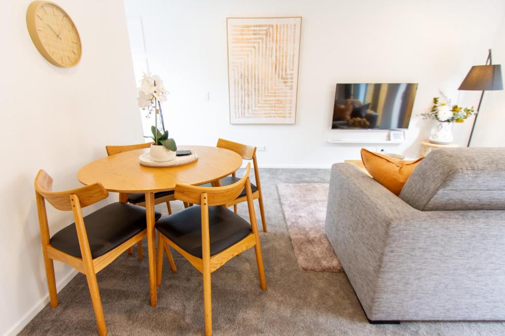 Entertainment Hub 2 bed 2 bath with Free Car park