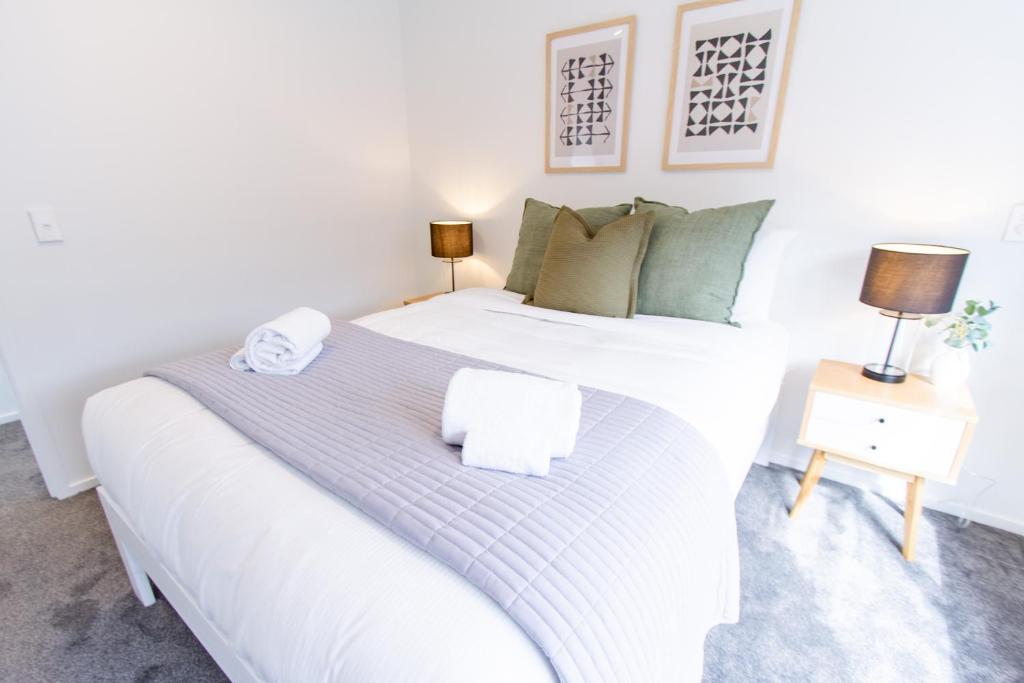 Entertainment Hub 2 bed 2 bath with Free Car park - Resim 20