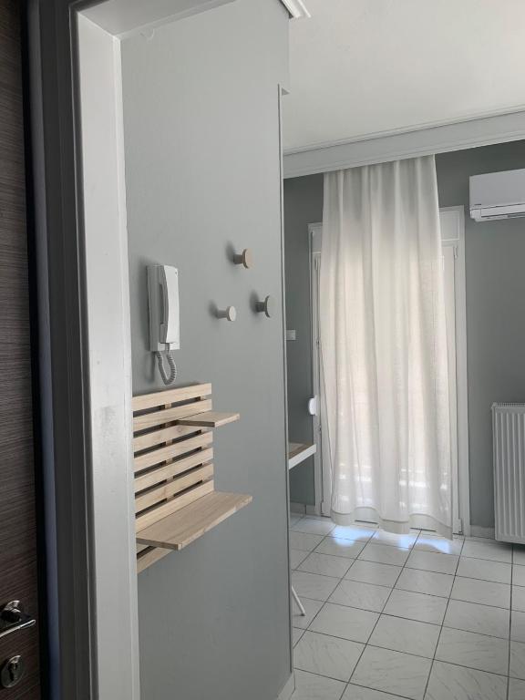 White elephant second floor apartment, Volos (updated prices 2025) - 8