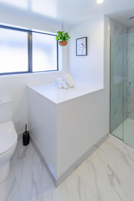 Central City Awaits 2 bed 2 bath - Resim 29