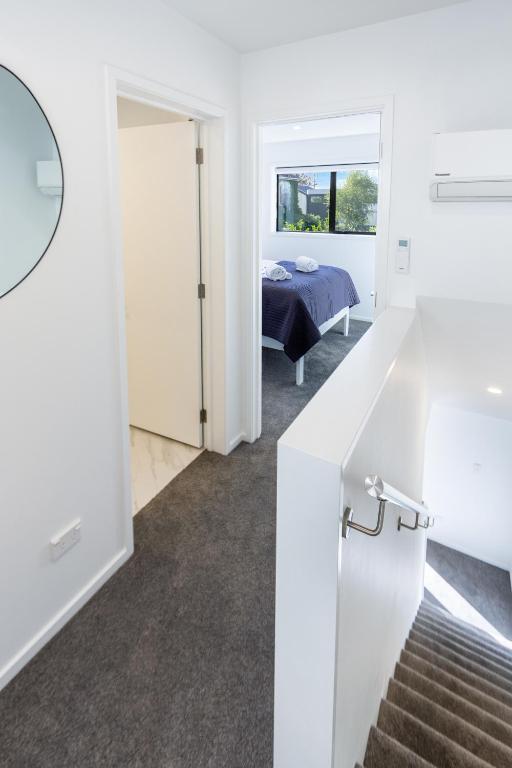 Central City Awaits 2 bed 2 bath - Resim 17