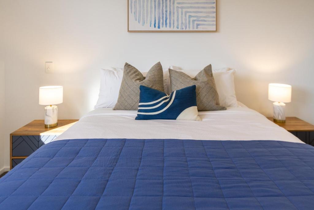 Central City Awaits 2 bed 2 bath - Resim 18