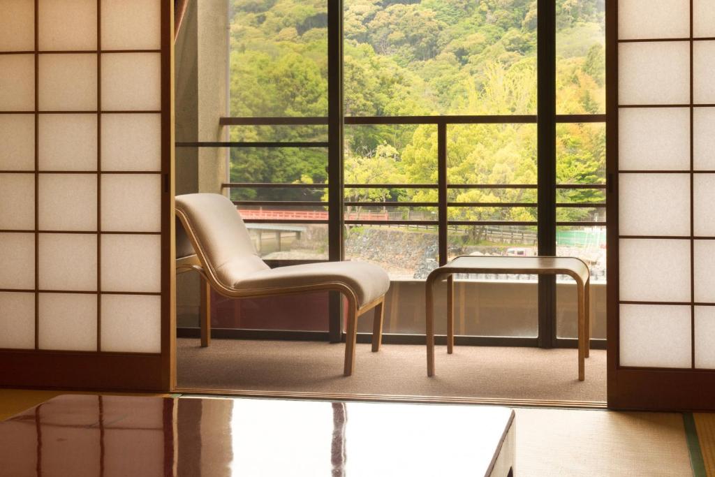 Hanayashiki Ukifune-en - 10 Japanse-stijl Economie Viervoudige Kamer