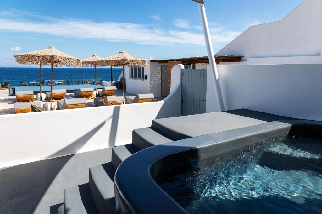 Almyra Oia Suites - 13