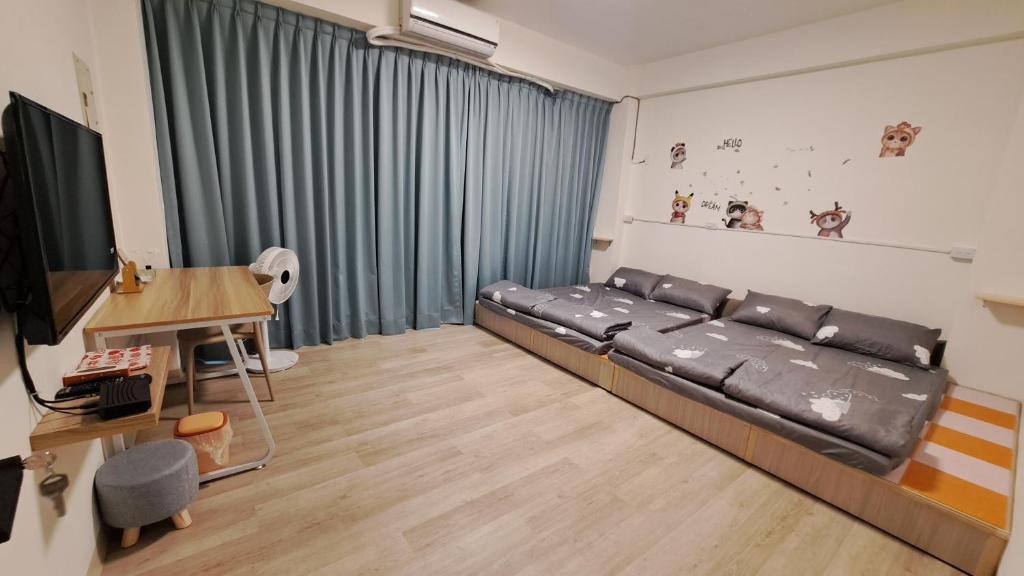 TV a/nebo společenská místnost v ubytování 員林過夜1128秘密基地