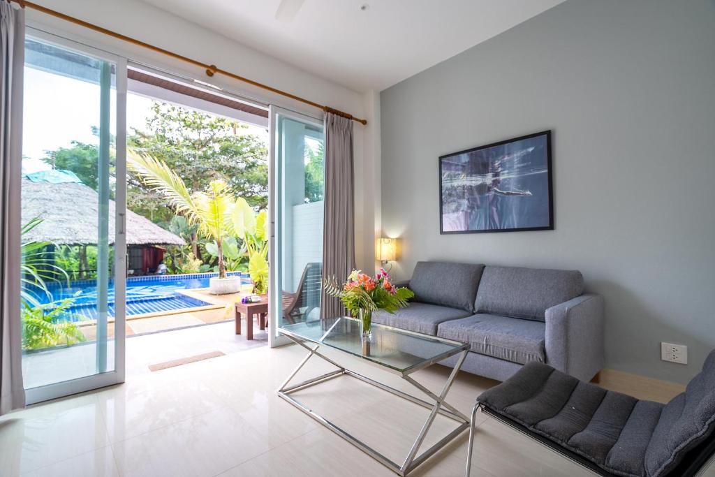 Et opholdsområde på 1Br Poolside Apartment, Long Beach, Lanta Sport Resort 104