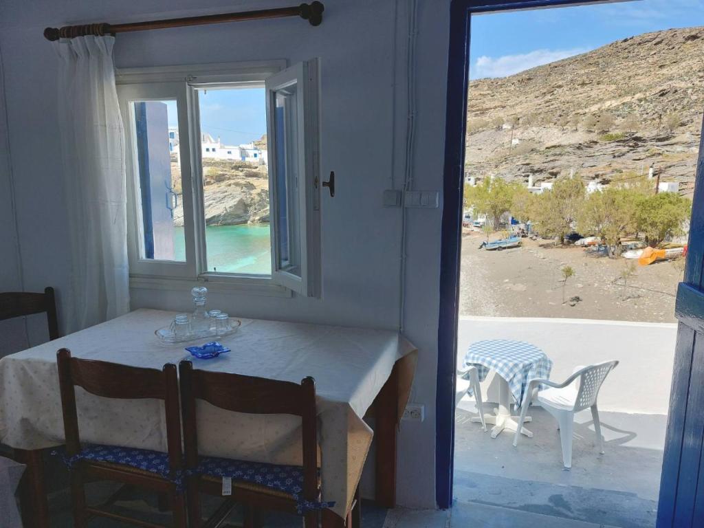House on the rocks in Malli beach - Casa Con Una Camera Da Letto