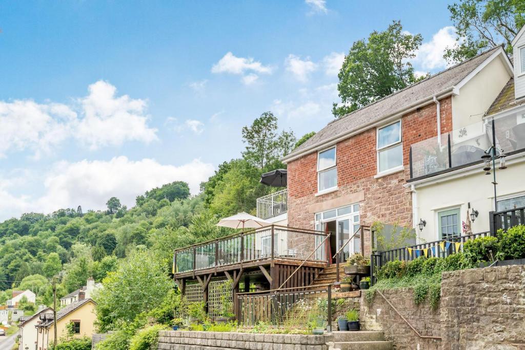 Wye Valley Lodge, Symonds Yat (updated prices 2024)