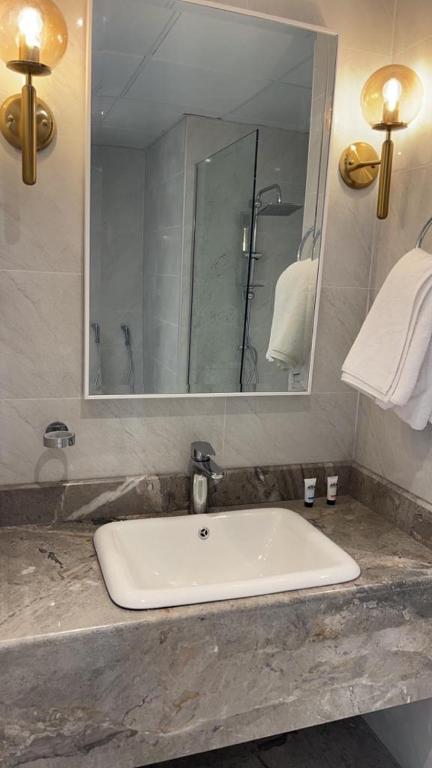 Damac Al Jawharah Tower Apartments - Apartamento De Dos Dormitorios