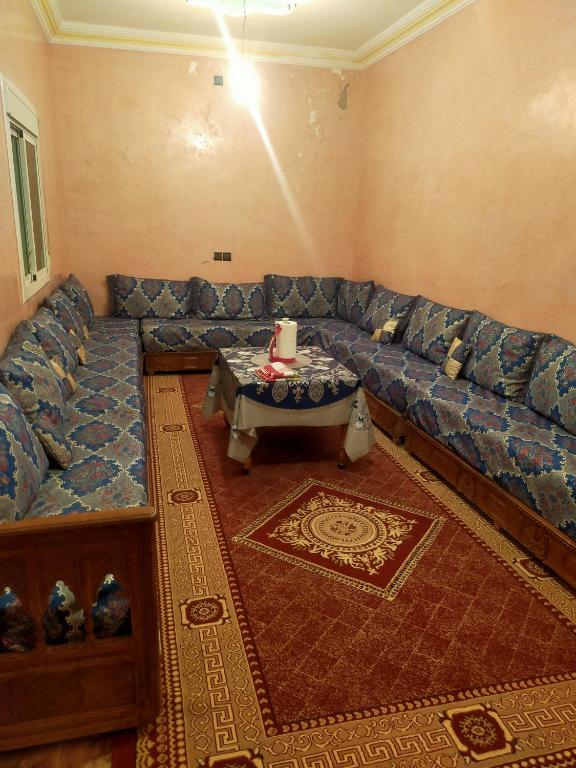 Posezení v ubytování Gîte sanhaji tazekka
