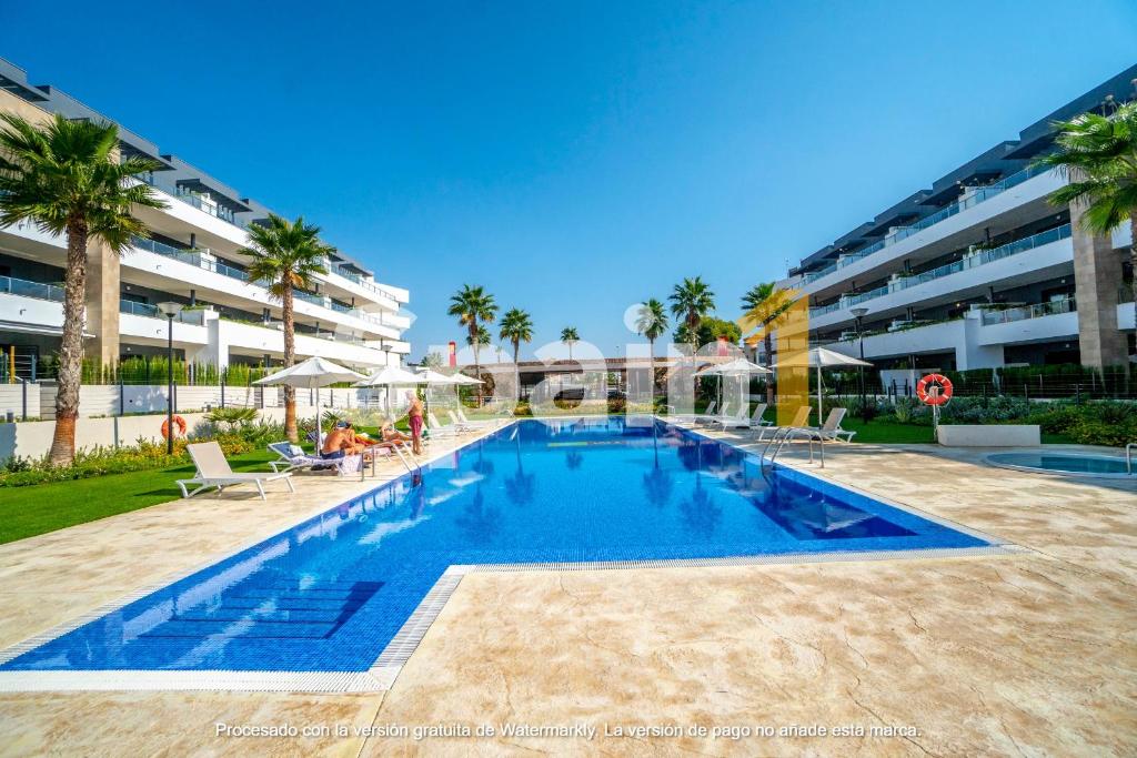 Exclusive apartment in Flamenca Village with gym, sauna, 3 ...