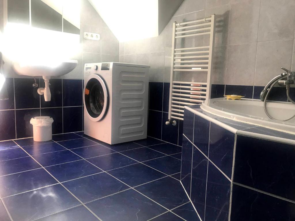 Koupelna v ubytování Tulipán Apartman Kápolnásnyék