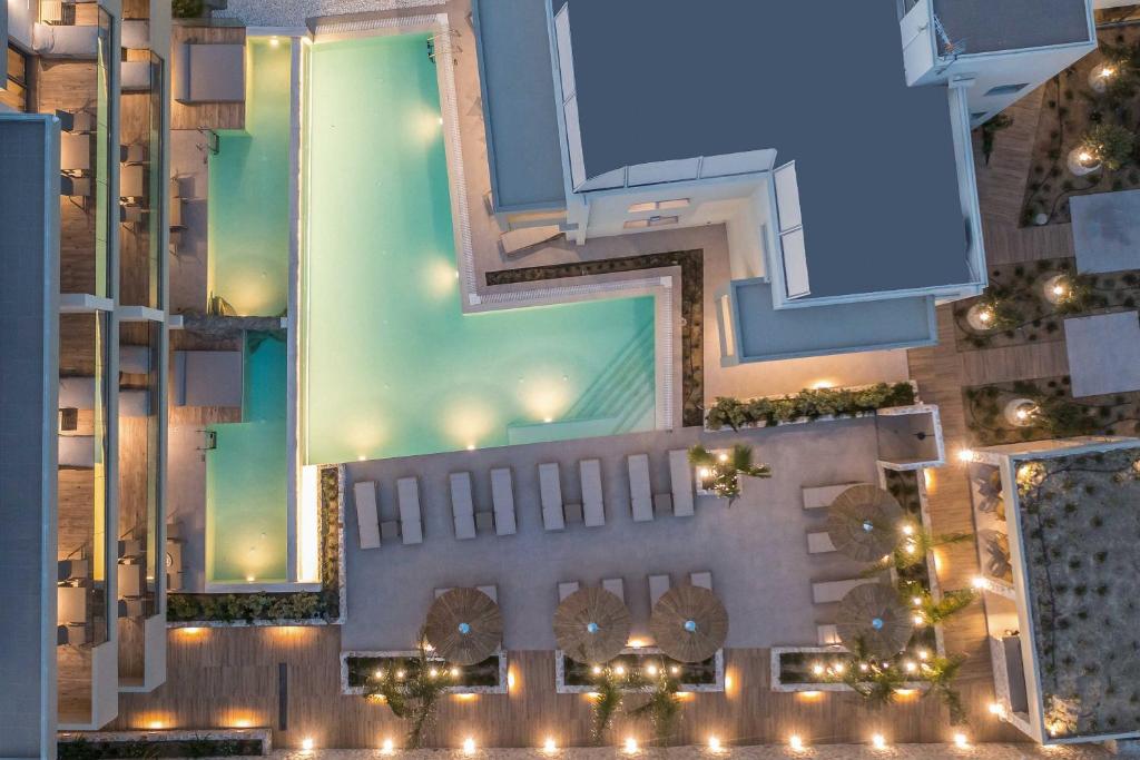 Basen w obiekcie Sun City Luxury Apartments lub w pobliżu