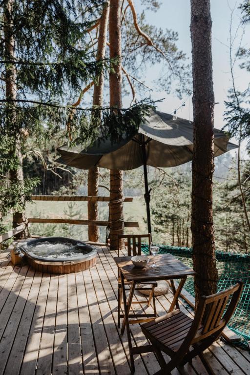 Příroda nedaleko luxury tent