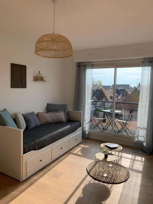 Posedenie v ubytovaní Appartement T2 - 50m de la Mer - Parking - Wifi