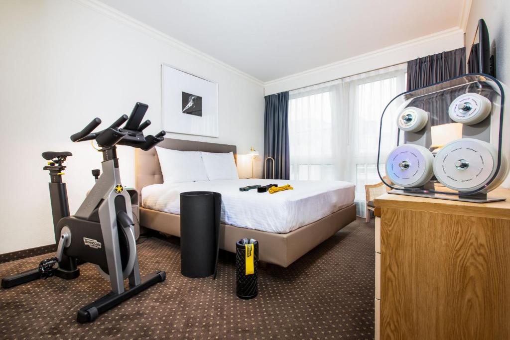 Drake Longchamp - Resim 31