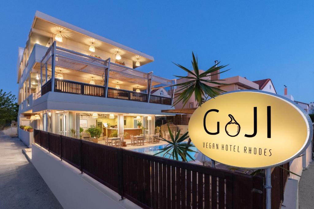 Πισίνα στο ή κοντά στο GOJI Vegan Hotel