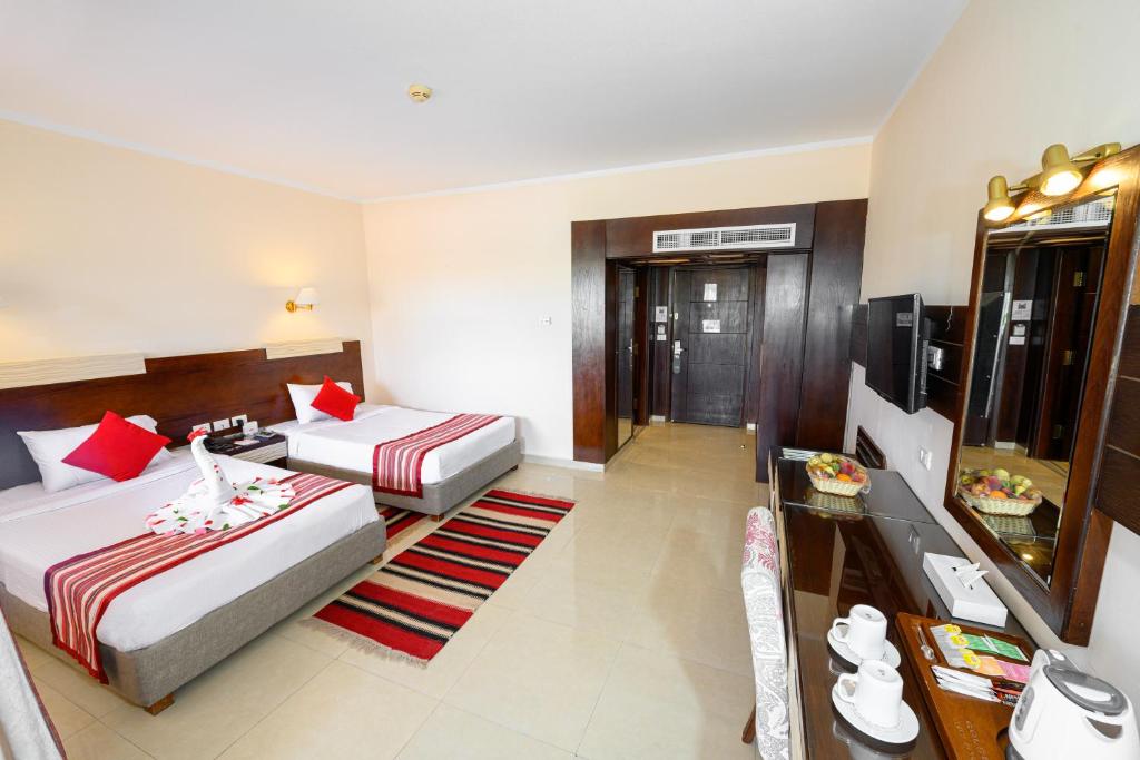 Golden Beach Resort - 12