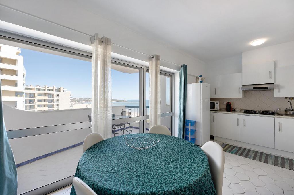 Kuchyň nebo kuchyňský kout v ubytování House Paraíso Frente à Praia