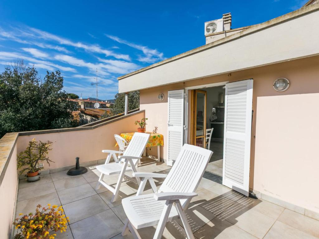 Μπαλκόνι ή βεράντα στο Apartment Mansarda by Interhome