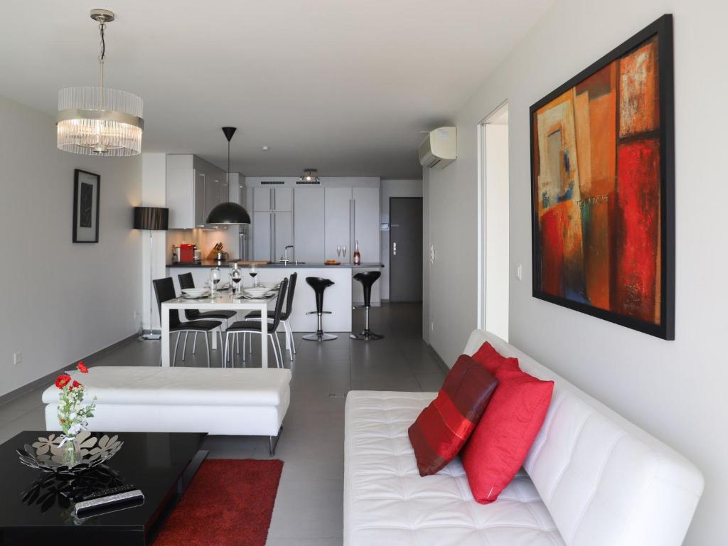 Apartment Le National Montreux-1 by Interhome tesisinde bir oturma alanı