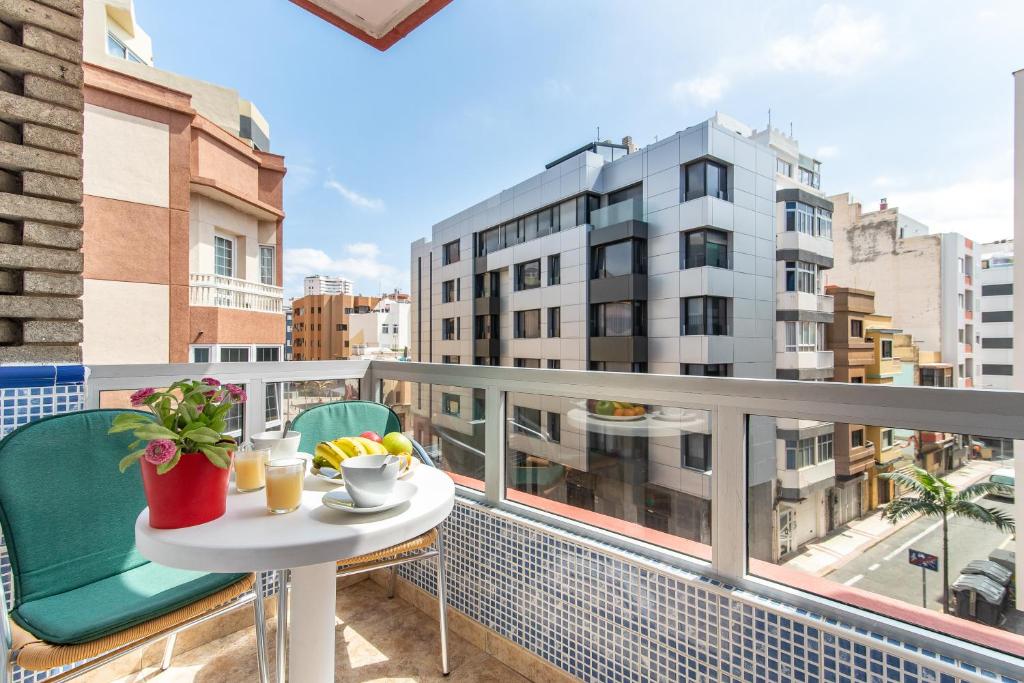 Home2Book Cozy Beachside Apt Las Canteras, Las Palmas de Gran ...