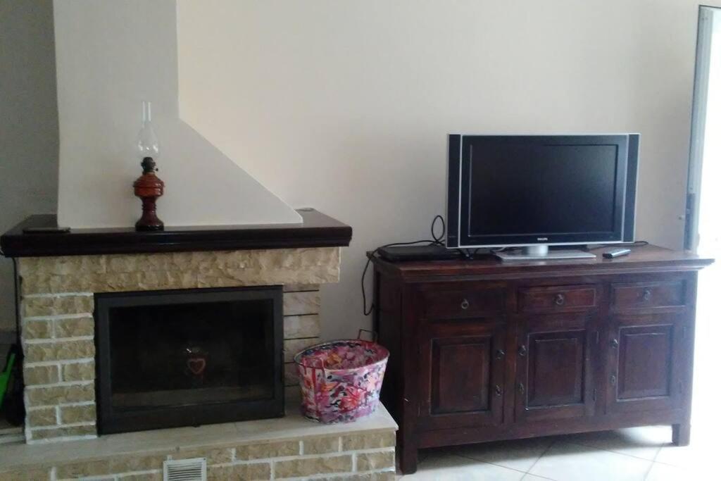 A television and/or entertainment centre at Anesa House